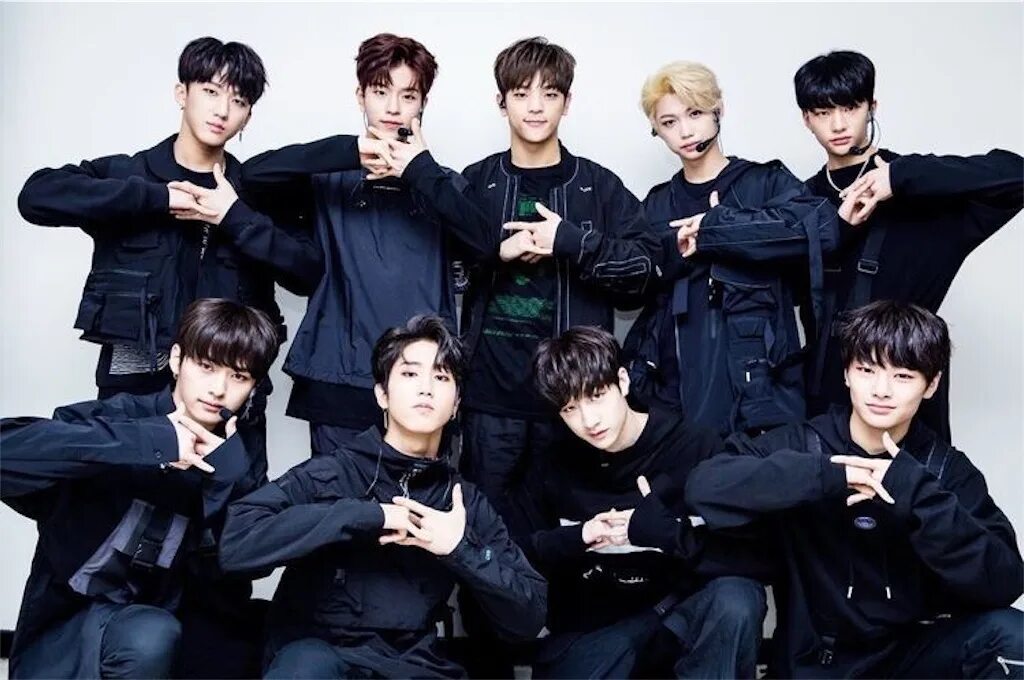 Группа Stray Kids. Корейская группа Stray Kids. Stay Kids группа. Участники стрэй Kids. Отметить всех участников группы