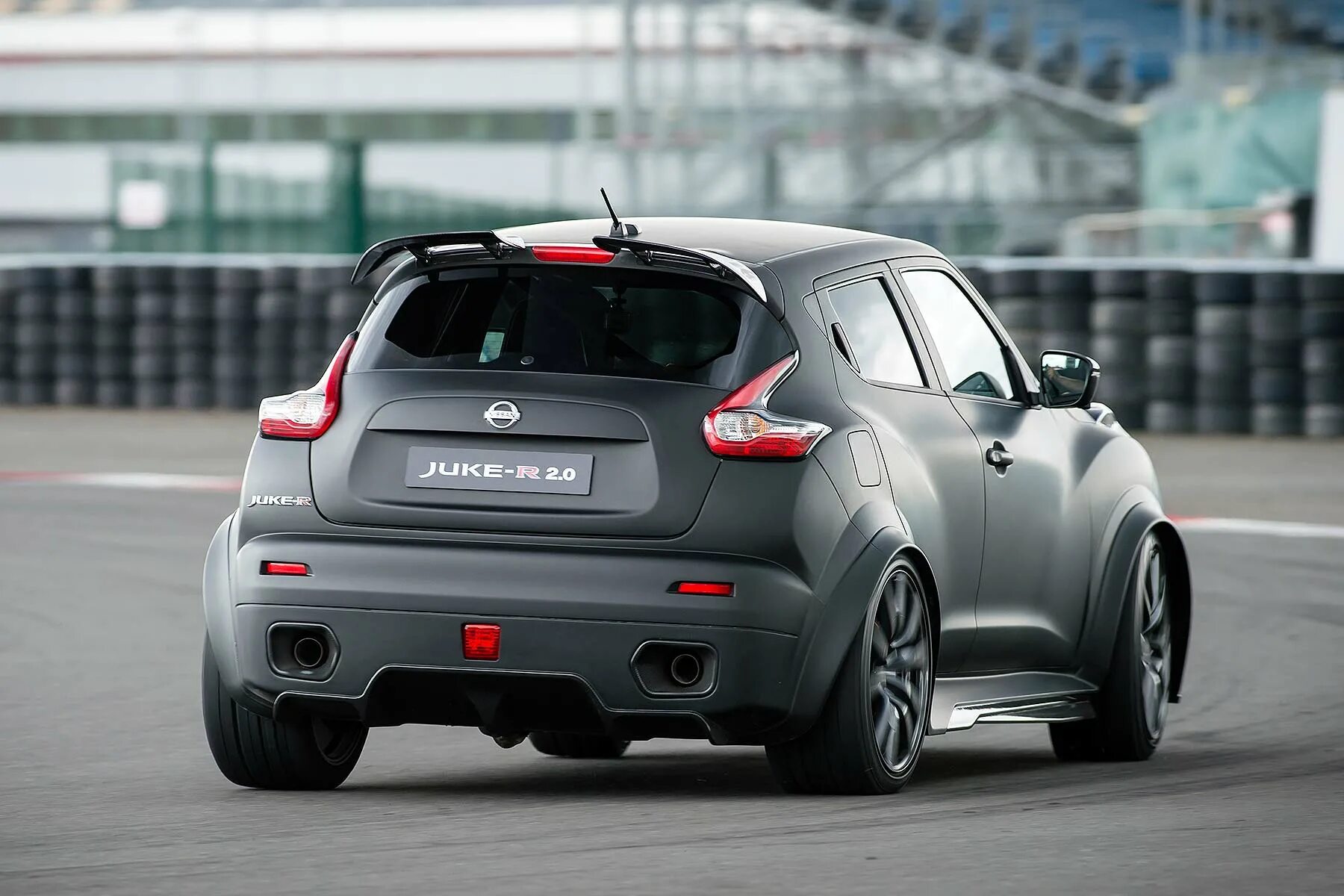 Жук тюнинг. Nissan Juke. Nissan Juke r 2.0.