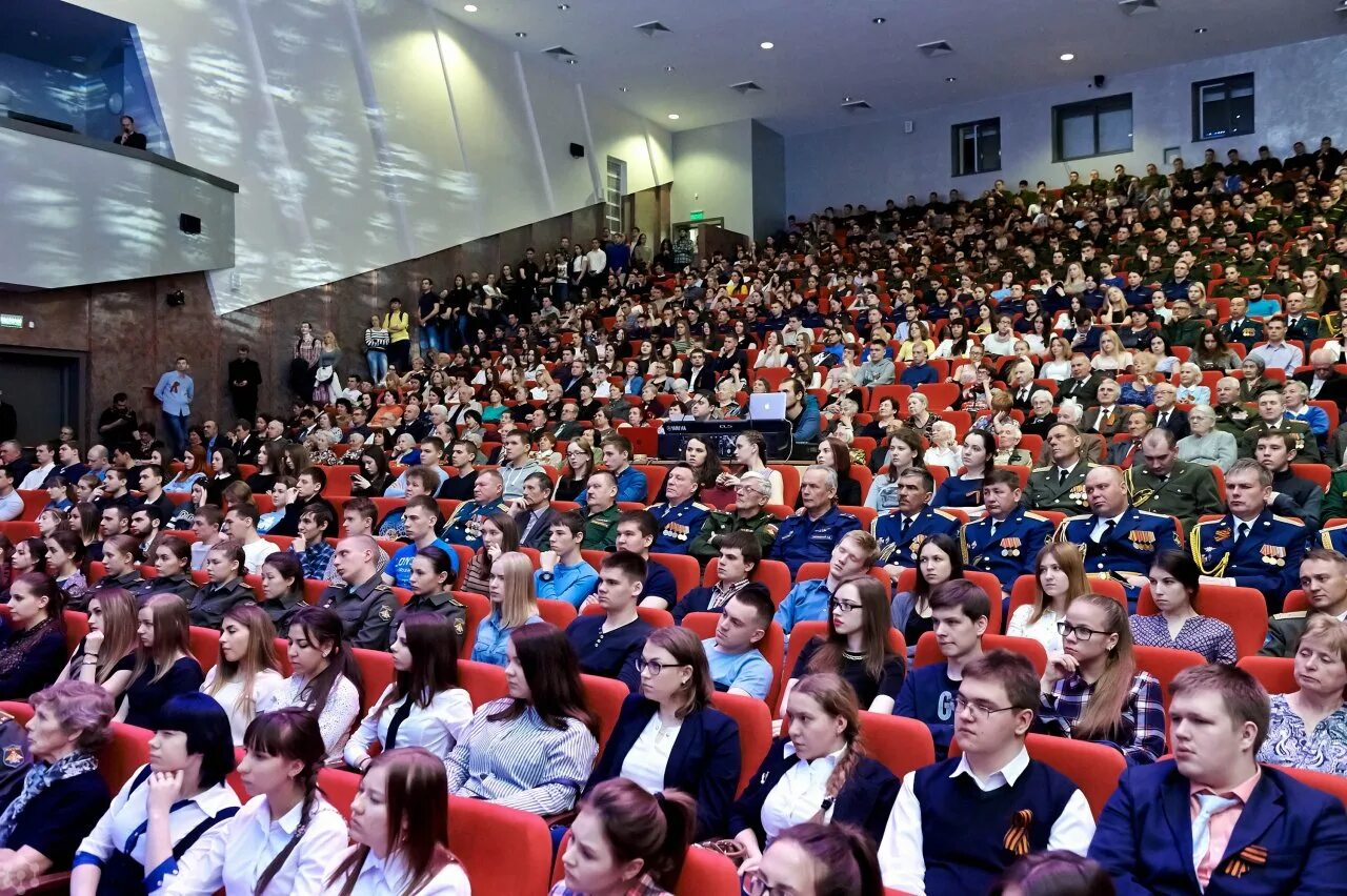 Конгресс зал дгту. Конгресс холл сфу. конгресс холл сфу красноярск. красноярск сфу конгресс холл зал. конгресс холл сфу внутри.