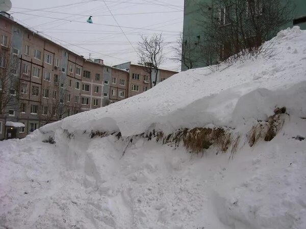 После пурги. Петропавловск-Камчатский Пурга. Камчатка после пурги. Петропавловск-Камчатский после пурги. Пурга в 2005 году в Петропавловске.