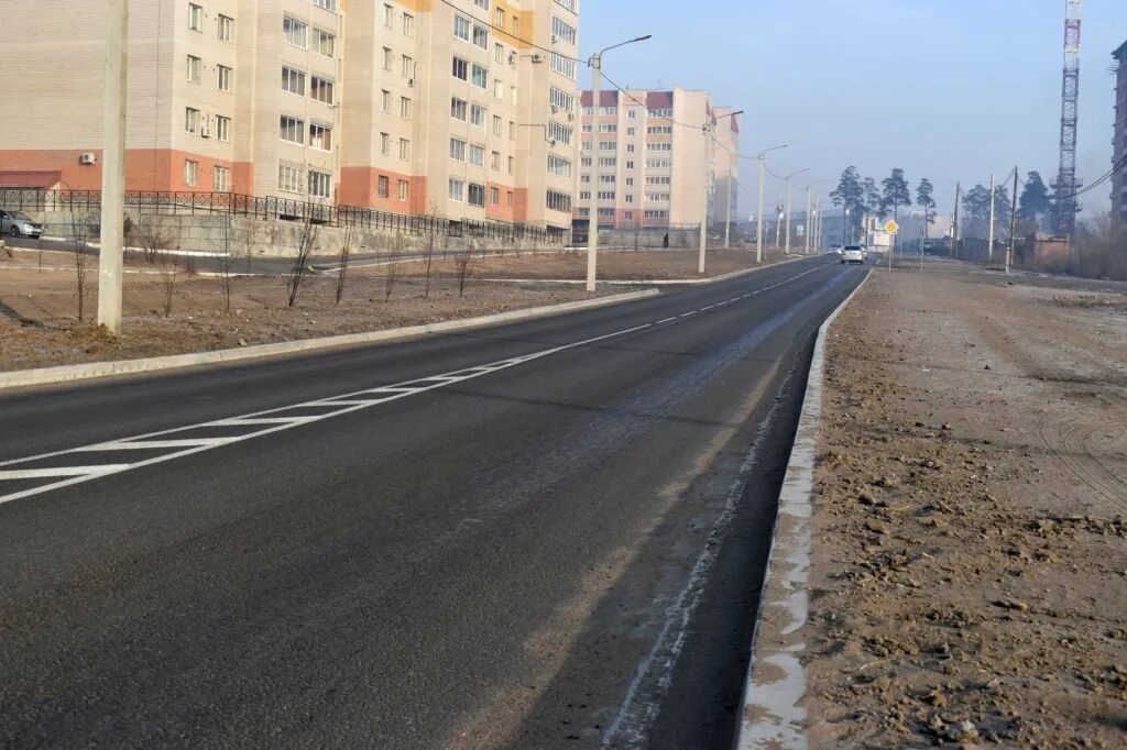 Вдоль шоссе по прямой установили 25. Деревни вдоль шоссе. новая дорога в 3-й микрорайоне вдоль флейты.