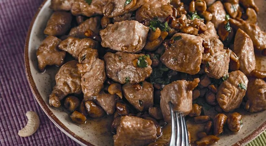 Печень индейки быстро и вкусно. Блюда из печени индейки. блюда с кешью. печень индейки с курагой.