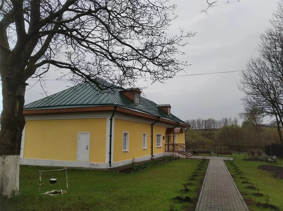 Родовое тургенева. Усадьба Тургенева в Тульской области. Село Тургенево Чернский район дом Тургенева. Музей Тургенева в Тургенево. Тургенев имение в Тульской области.