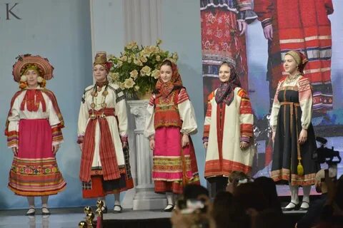 Представление народного костюма