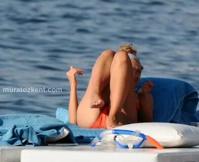 View the topic Hadise.