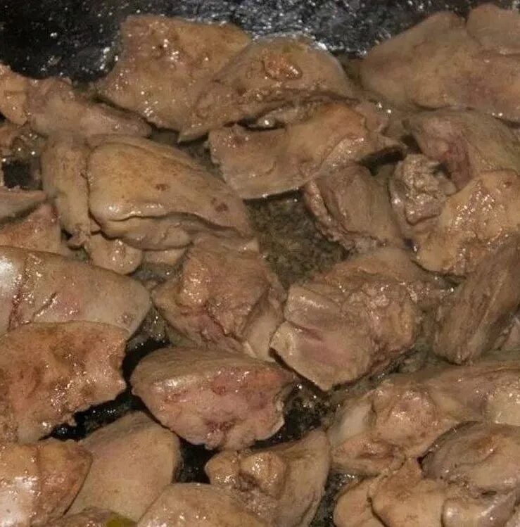 Как приготовить печень курин с яблоком. Печень куриная жареная.