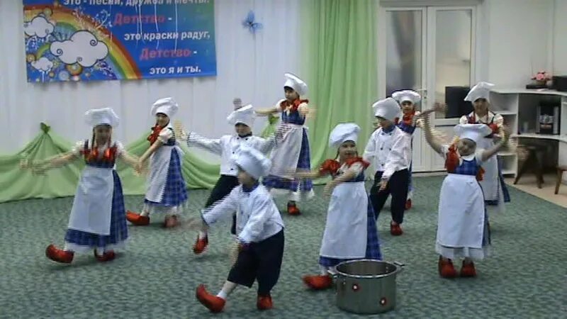 Стих жили были варили кашу. Танец варись кашка в детском саду видео. Загадка про кастрюлю для детей. Песенка варили кашу. Песенка варили кашу.