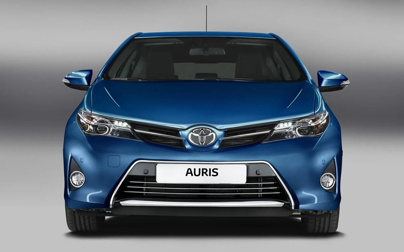 Новые выпуски тойот. Toyota Auris 2013. Тойота аурис 2012. Тойота аурис гибрид. Тойота аурис 2021.