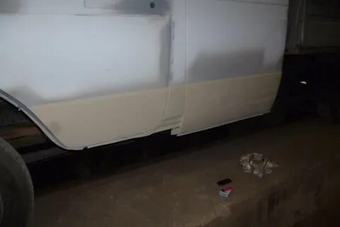 Низ двери газель