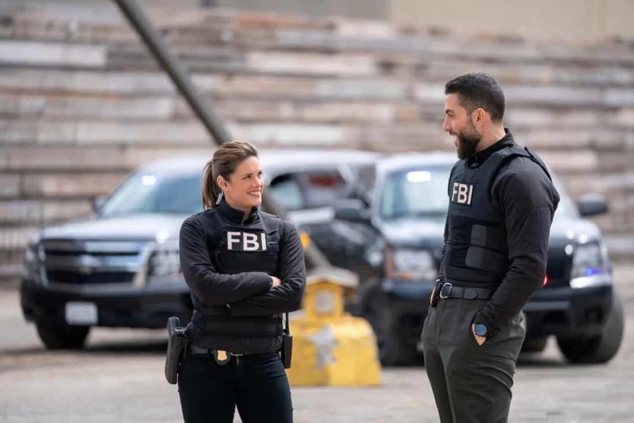 Фбр даты. Мисси перегрим fbi. омар зидан сериал фбр. фбр сериал поцелуй. новобранец фбр сериал.
