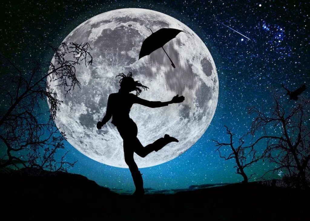 Человек сидит на планете. Человек на фоне луны. Человек ночью. Лун чел. Красивая луна.