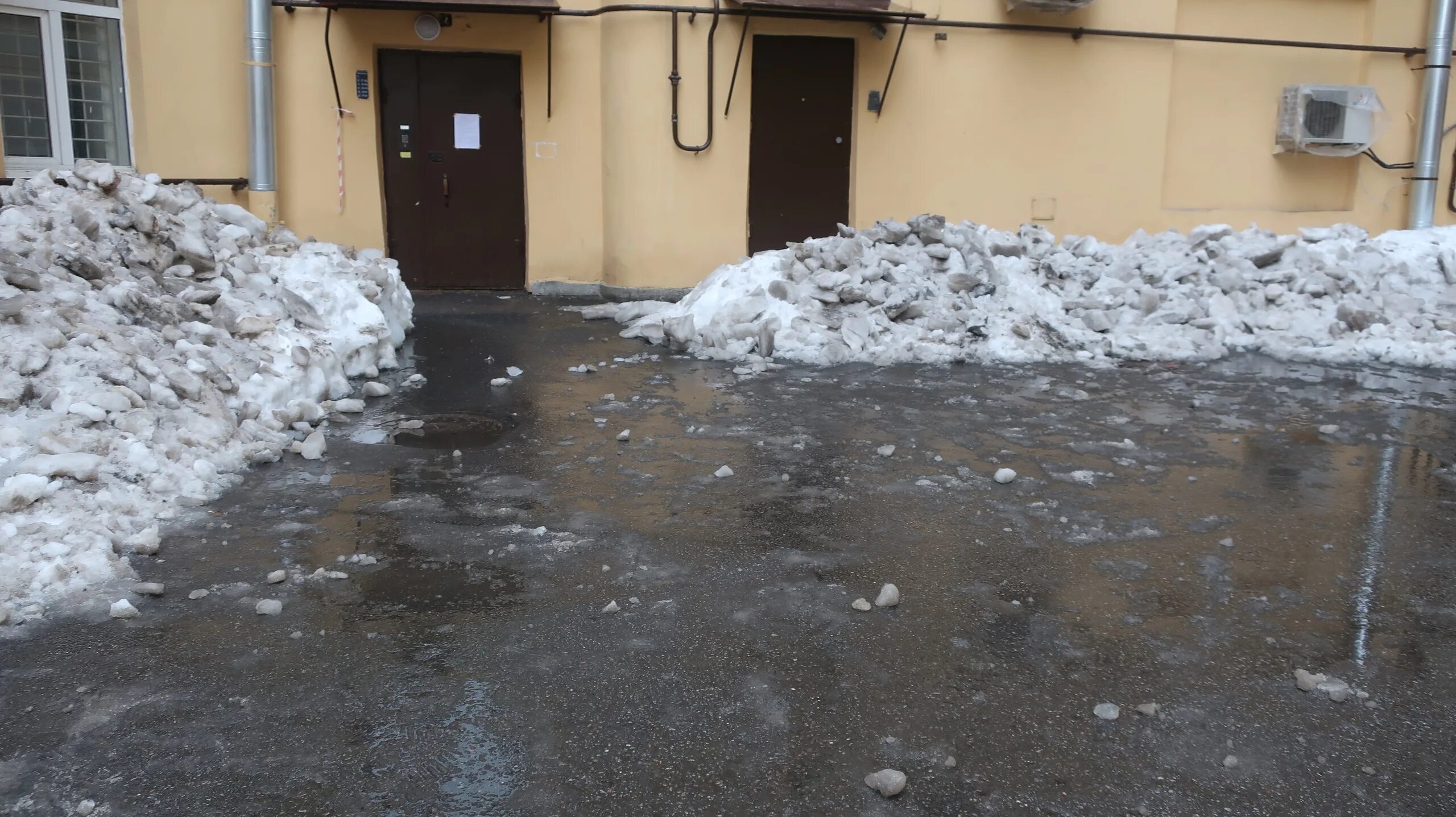 почему не убирают дворы