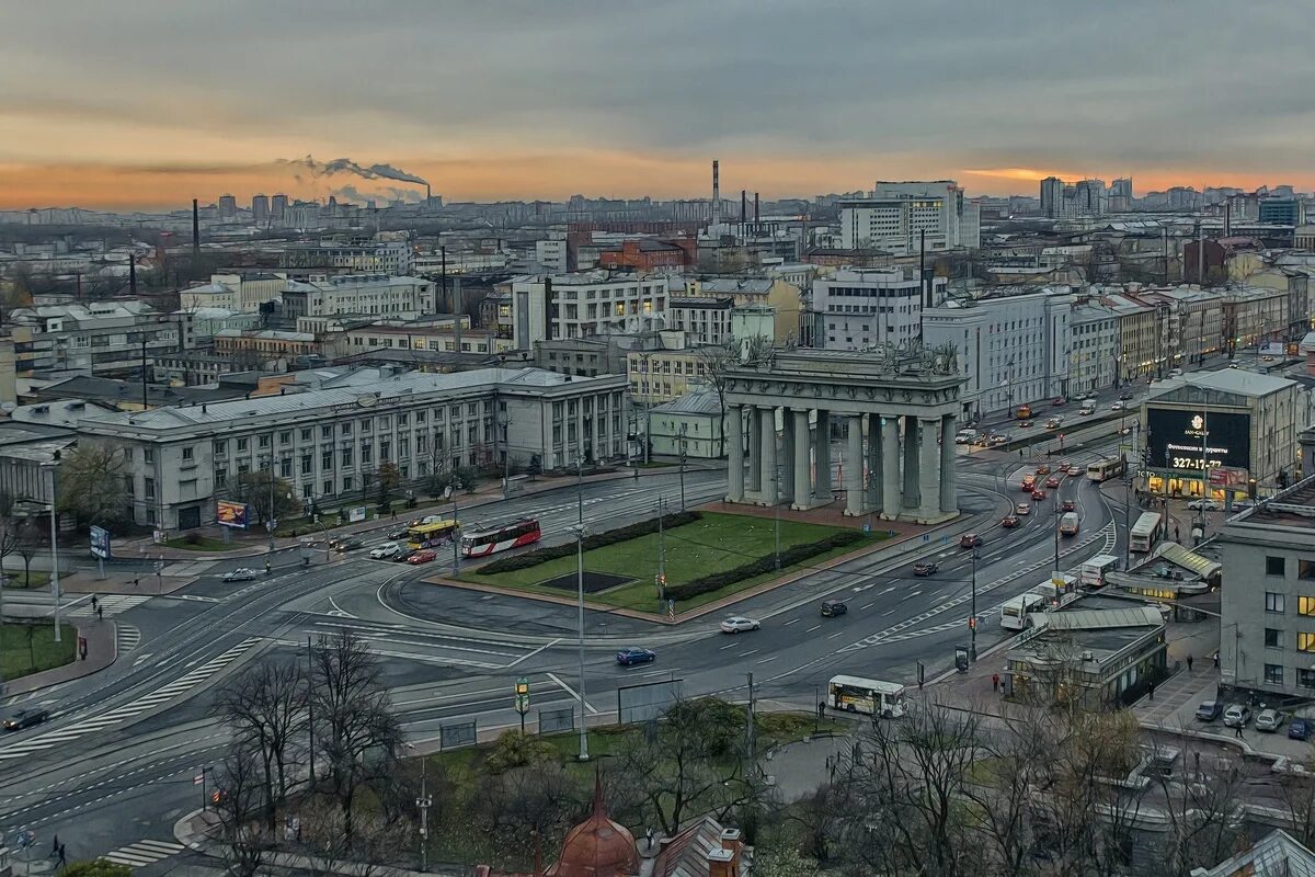 Spb московский. Площадь московские ворота Санкт-Петербург. Ворота на Московском проспекте в Санкт-Петербурге. Питер Московский проспект московские ворота. Ворота на Московском проспекте.