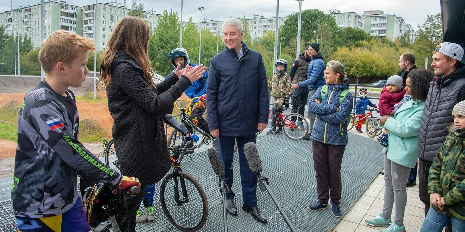 Благоустройство района Ясенево. Благоустройство Ясенево 2022. Благоустройство района Ясенево 2023. 18 Микрорайон Ясенево. Работа в ясенево вакансии