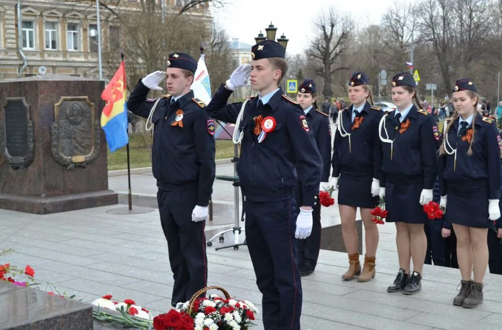 Площадь выборгских полков Выборг. Новости Выборга. Выборгский район 6 февраля новости. Выборг сегодня по часам