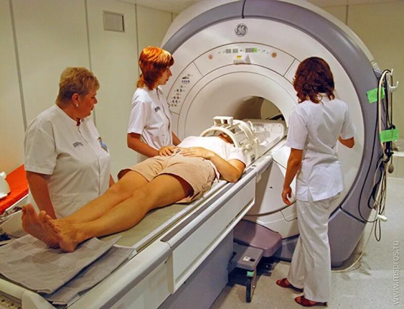 Сколько минут мрт. Мрт головного мозга. Эмерте головного мозга. Процедура мрт головного мозга. Магнитно-резонансная томография (мрт) гипофиза.