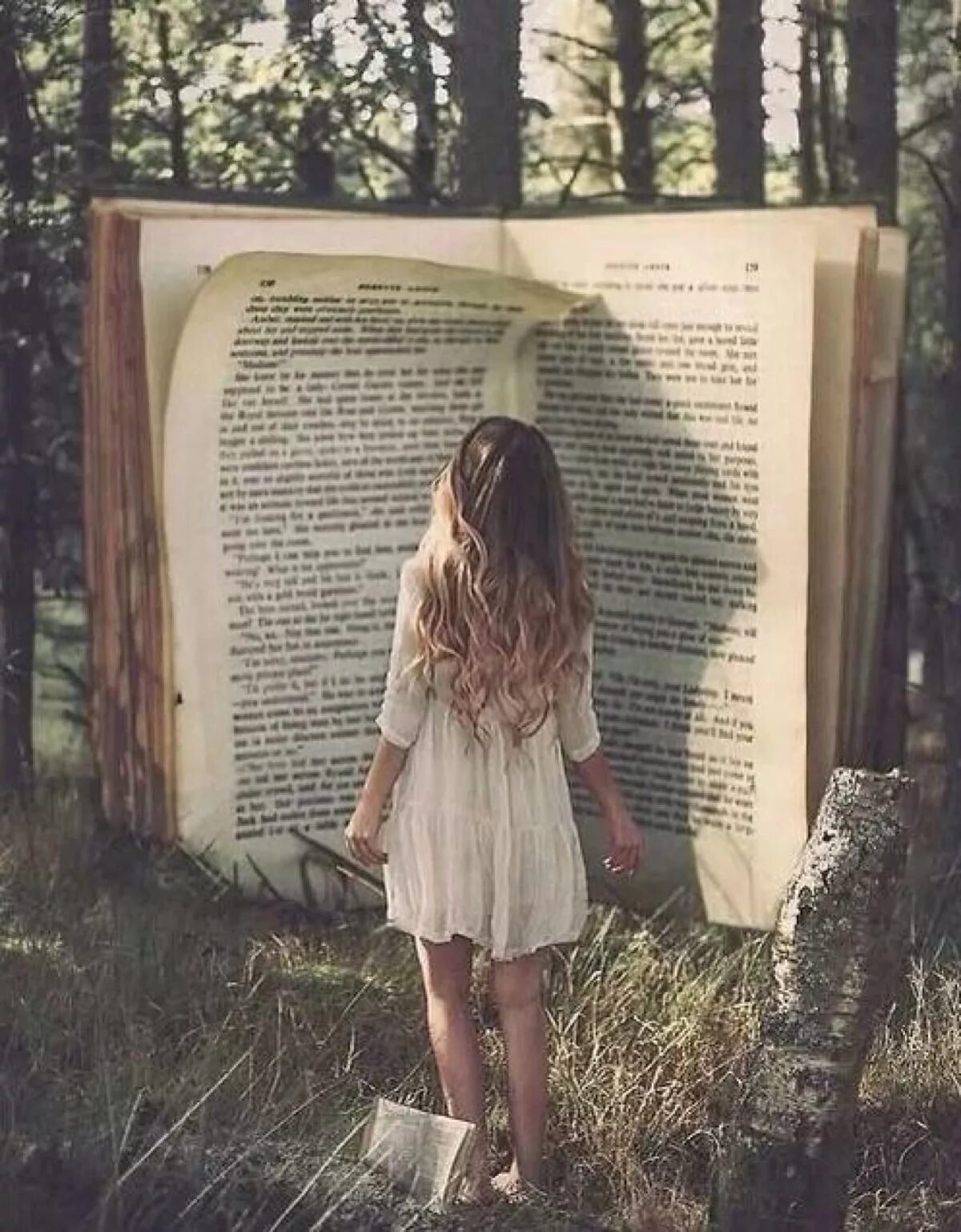 Новая страница в жизни. Люди как книги. Интересные картинки с книгами. Люблю книги. С книгой по жизни.