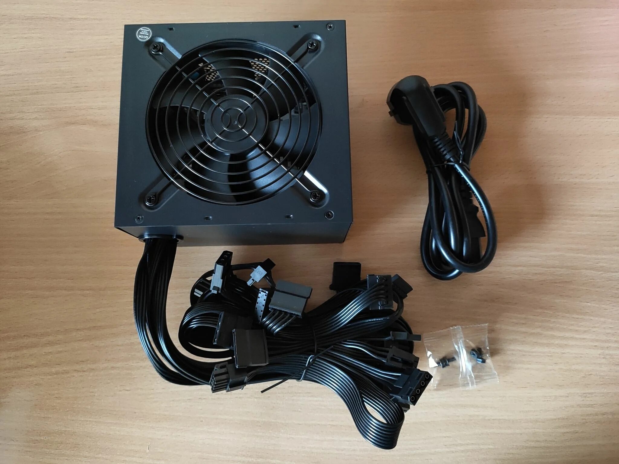 Mwe bronze 500w. Блок питания cooler master mwe 700. Блок питания cooler master mwe bronze 500w. Cooler master mwe white 500w v2. Блок питания cooler master mwe bronze 600w v2.