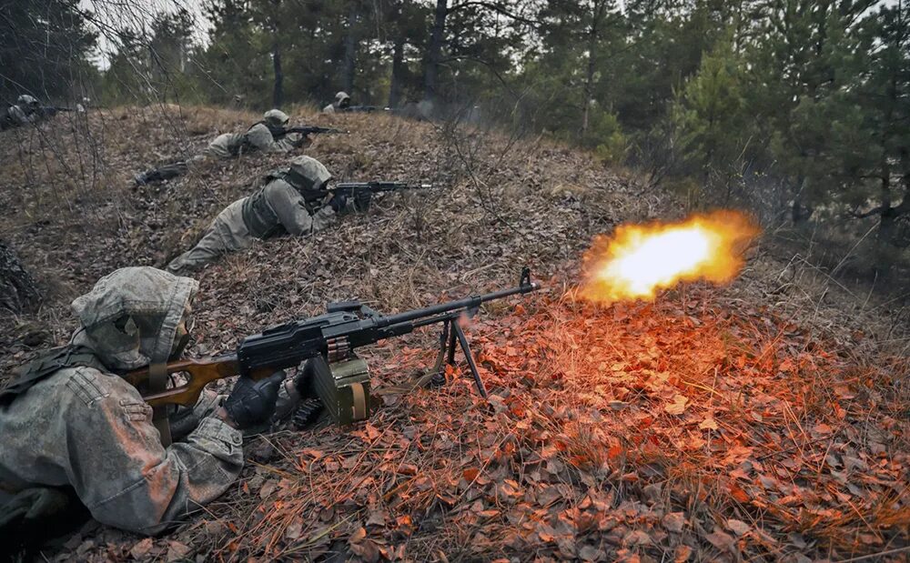 Военный бой. Полигон для стрельбы. Военные события. Военная спецоперация на Украине. Решительное отражение нападения