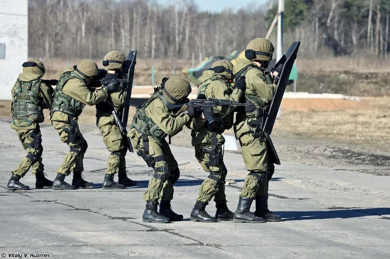 Армия смелая сильная. Спецназ Пересвет 33 отряд. 33 Осн Пересвет ВВ МВД РФ. ВВ МВД РФ спецназ Пересвет. Осн ВВ МВД РФ.