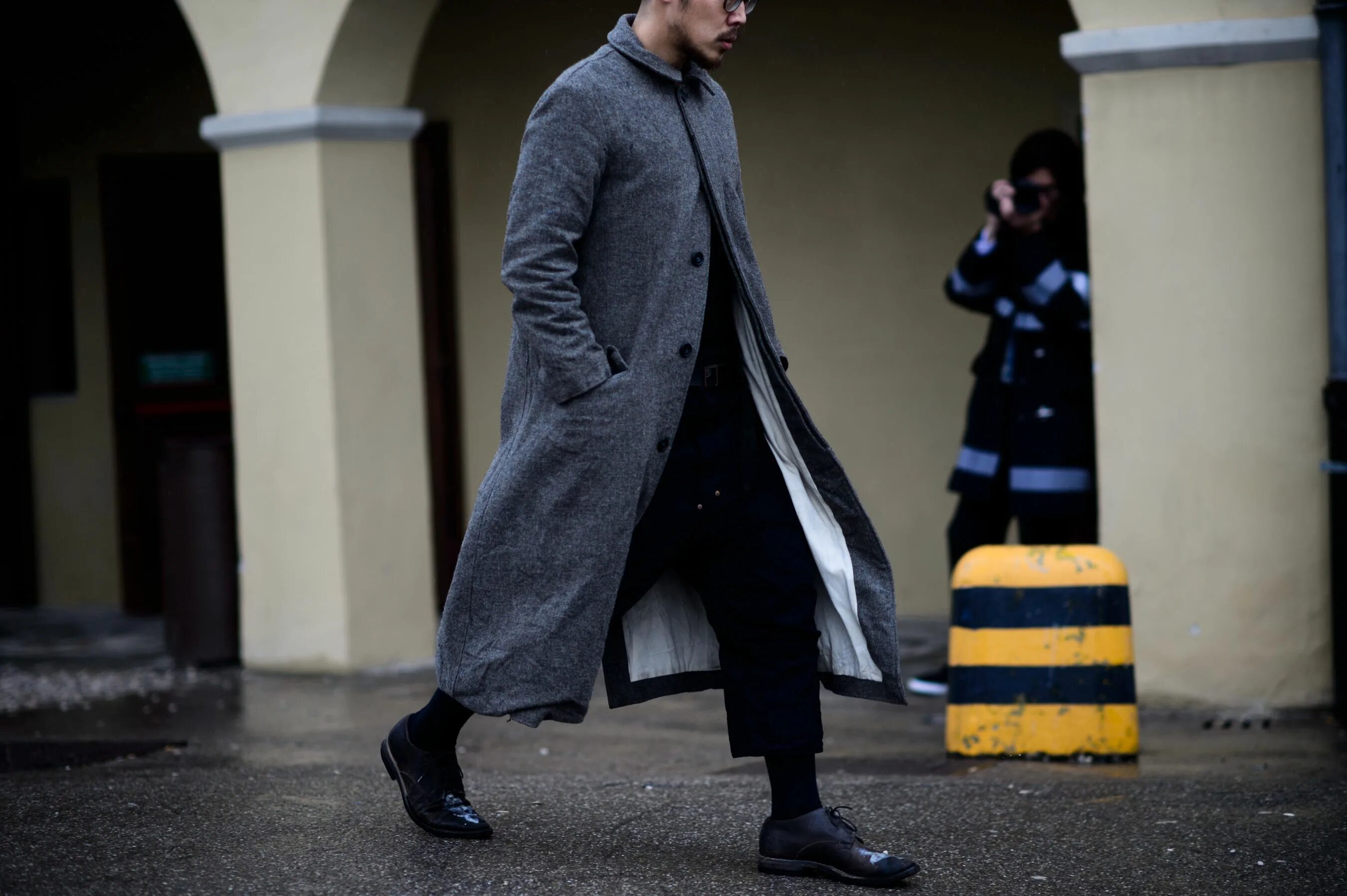 Розовый кожаный пиджак. The 99 greatest tv characters since tony soprano. Take your coat with you. Девушка в пальто. Put on картинка для детей.