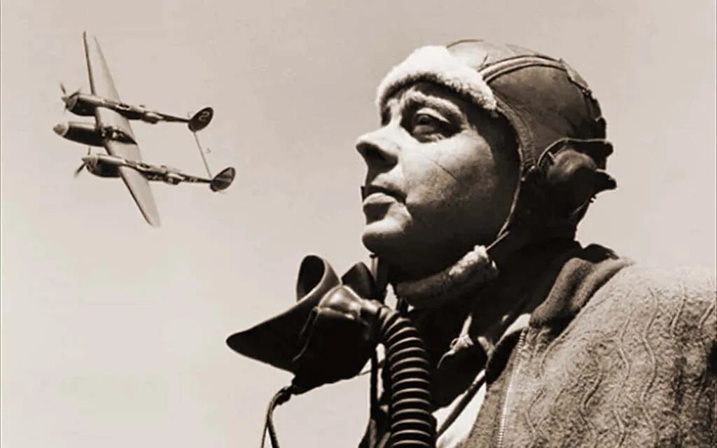 Де сент-экзюпери "военный летчик" (1942). А. Экзюпери был летчиком. Антуан де сент-экзюпери портрет. Антуан де сент-экзюпери летчик книга.