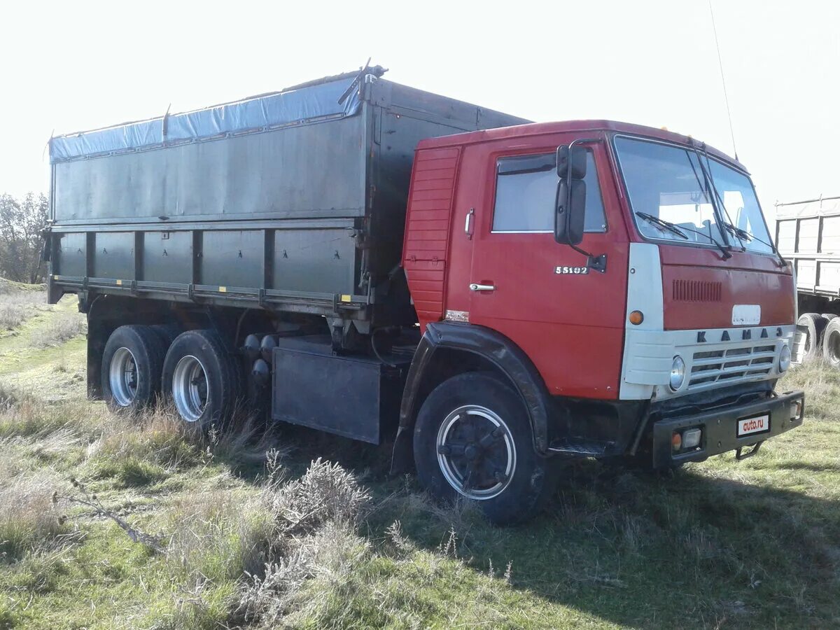 Авито ставропольский край камаз. КАМАЗ 55102 зерновоз. КАМАЗ 55102 С прицепом. КАМАЗ 55102 сельхозник. КАМАЗ 55102 бортовой с прицепом.