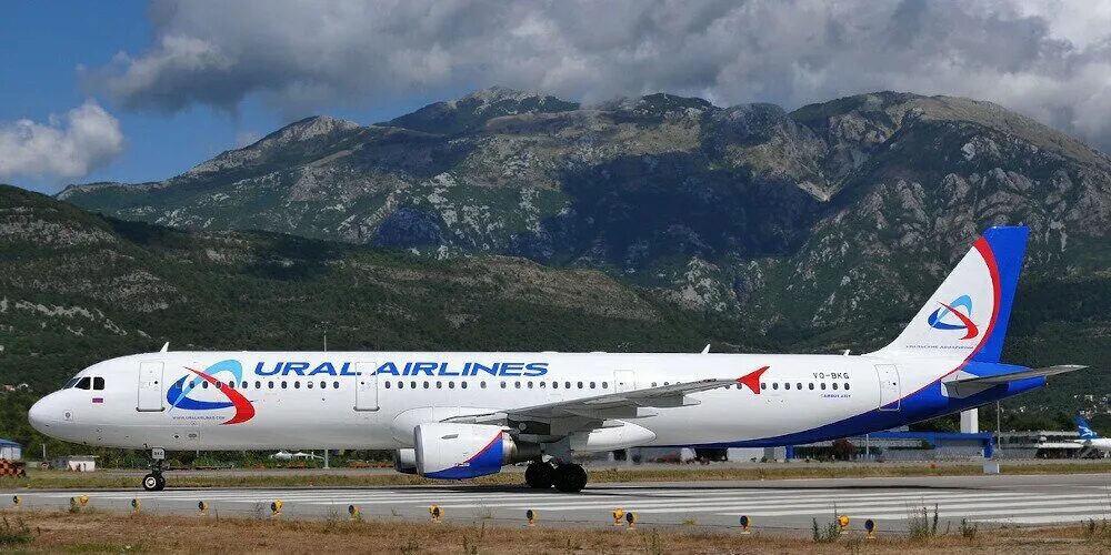 Airbus a321 авиакомпании «уральские авиалинии». Airbus a321 авиакомпании «уральские авиалинии». A321 ural airlines домодедово. Airbus a321 ural airlines. Airbus a321 231 уральские авиалинии.