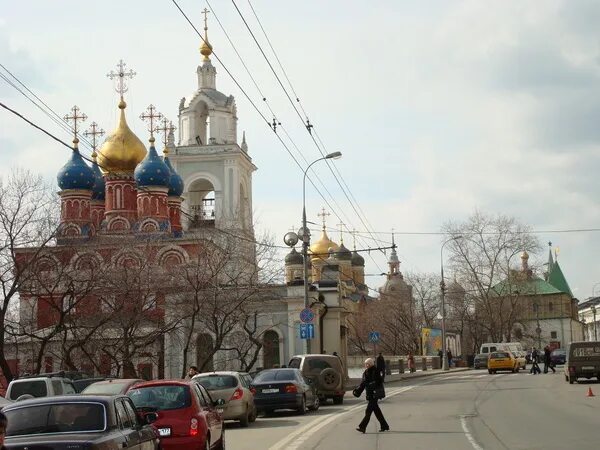 Москвы не бывает 2. Варварка улица Москва. Улица Варварка около Невского собора. Церковь на ул Забелина Варварка. Улица Варварка в Москве достопримечательности.