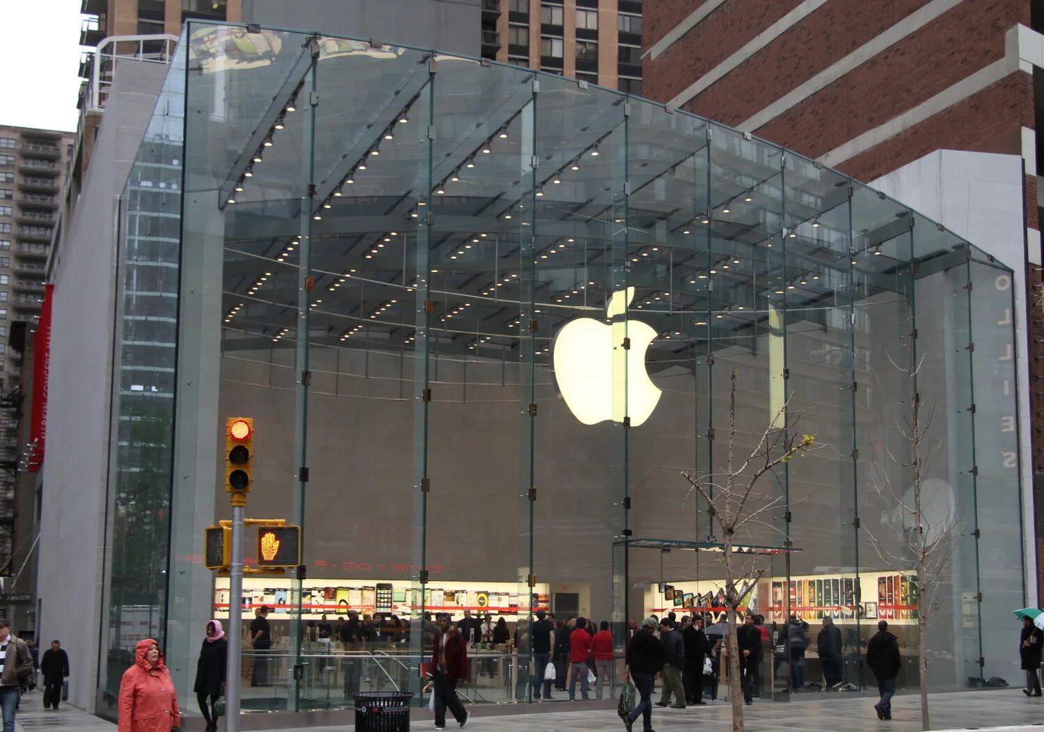 Apple shop цум. Магазин эпл. Магазин apple. Магазин apple store в москве. Магазин apple в москве.