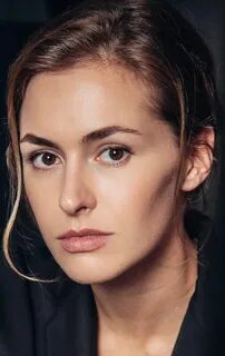 Мен қыздың қынапшасына өзімді салдым, ол үлкен болып кетті.