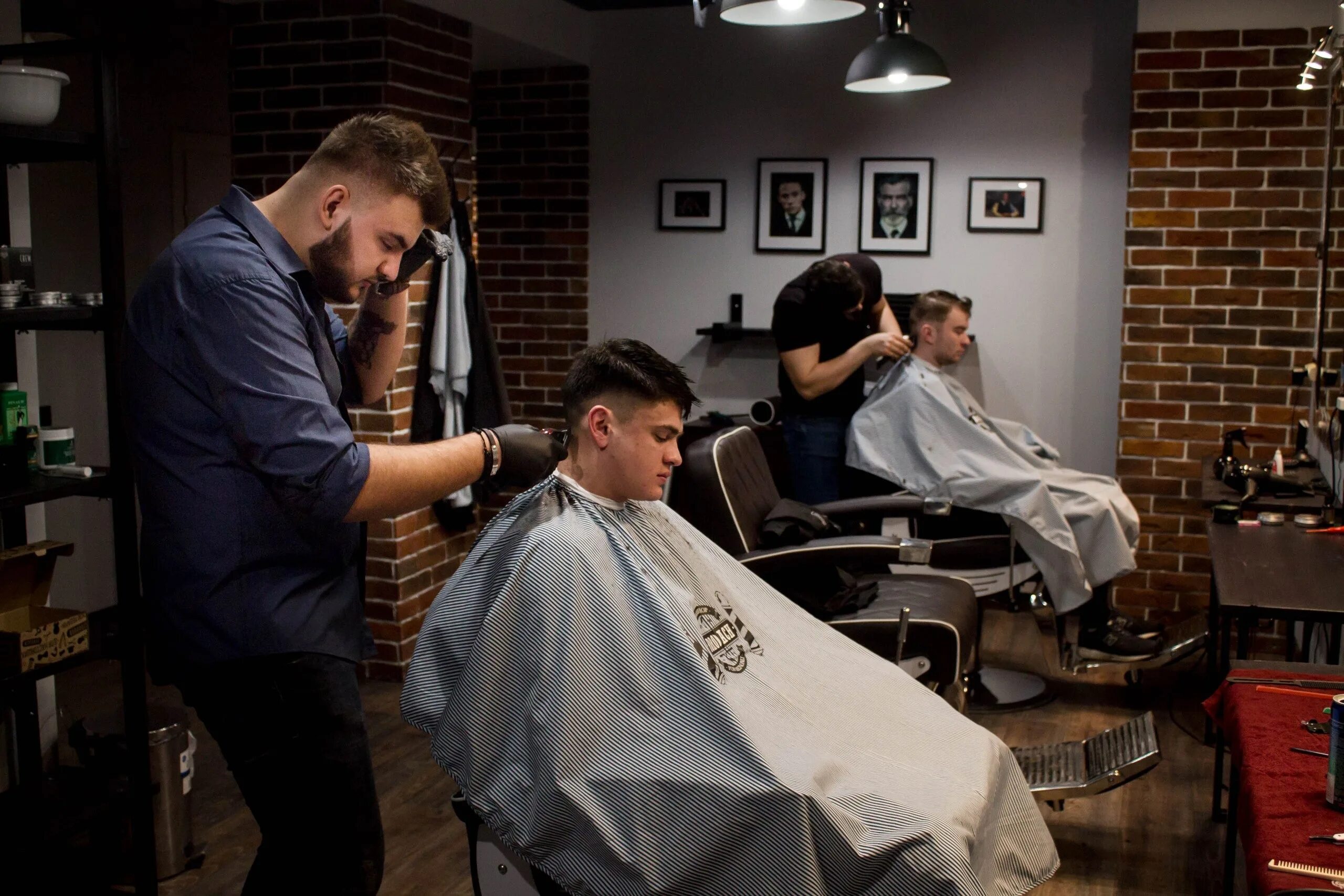 Барбершоп бородач вывеска. Бородач дрожжино. Бородач мемы. Сериал бородач форсаж. Бородач дрожжино.