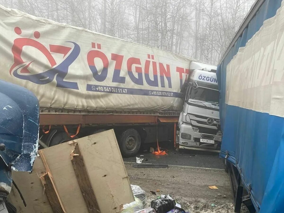 Дтп на саратовской трассе. Дтп на камазе саратовской трассе. Дтп на саратовской трассе. Дтп на саратовской трассе. Авария под марксом саратовская область.