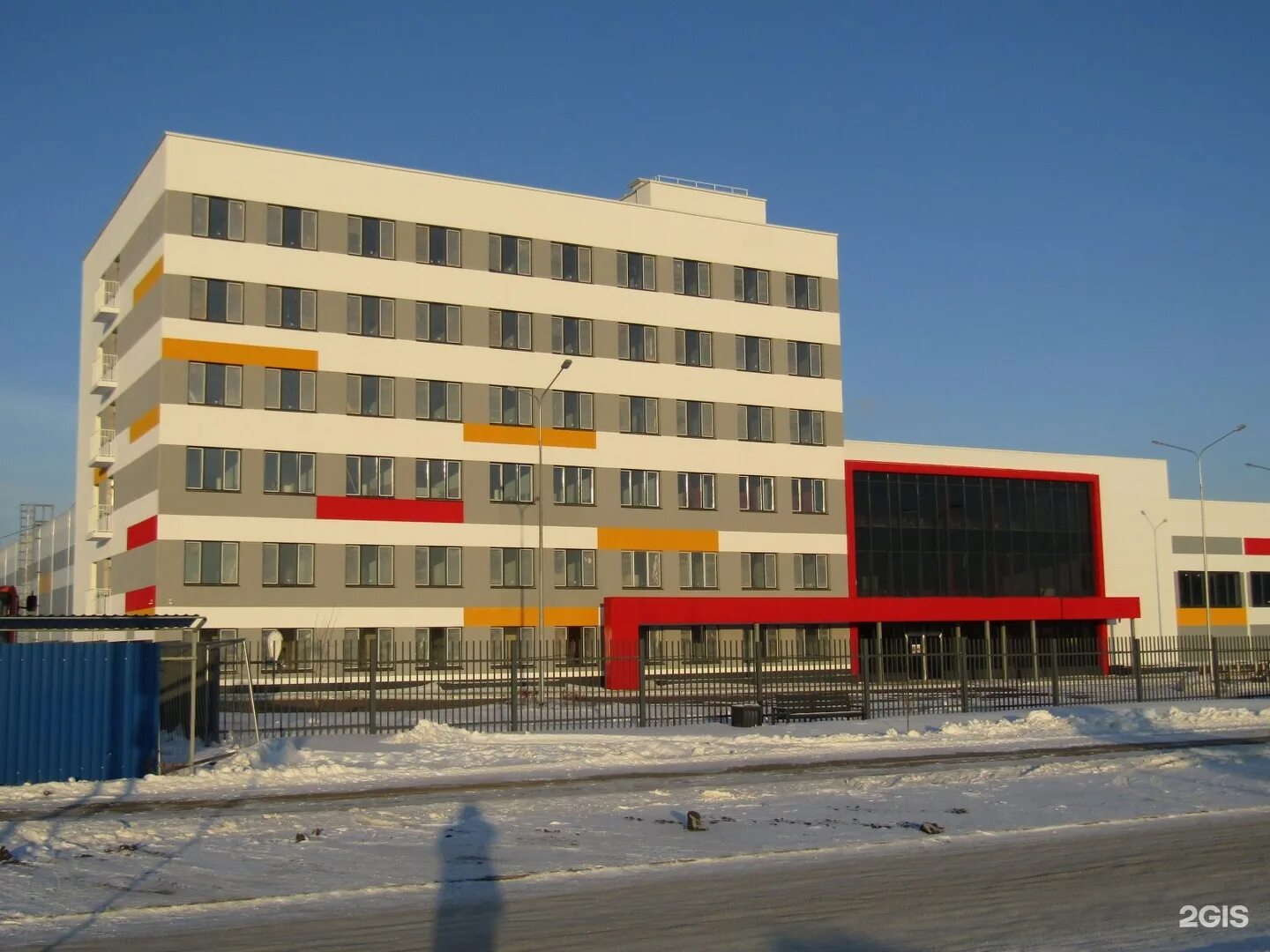 Ледовая арена солнечный екатеринбург. Ледовая арена авто екатеринбург. Счастливая 14 екатеринбург ледовая арена. Автомобилист арена в солнечном. Ледовая арена авто екатеринбург солнечный.