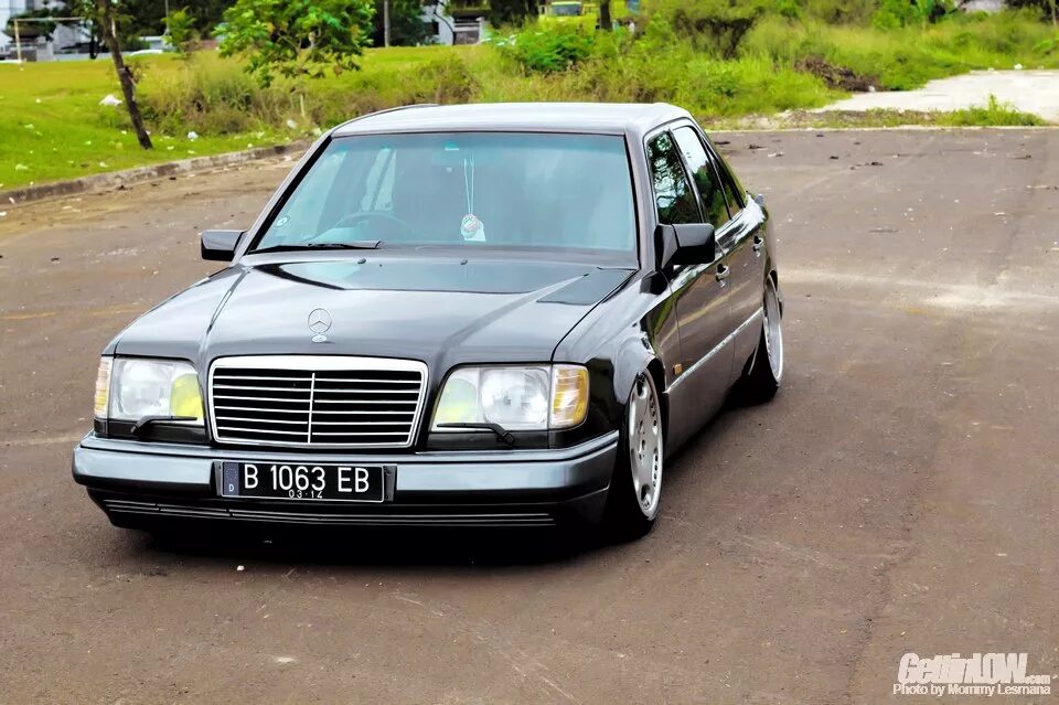 Mercedes benz w124 e320. Mercedes benz w124 седан. Мерседес 320 1995 г. Мерседес 320 1995 г. Мерседес 124 е320.