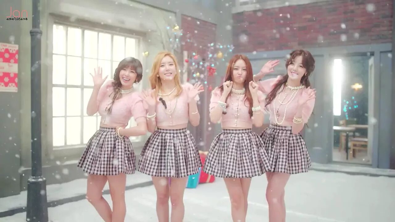 Ассасин здание с окном. Сонхва из секрет 2022. Secret 01. Тайна города блэкроу. Secret sunhelwa.