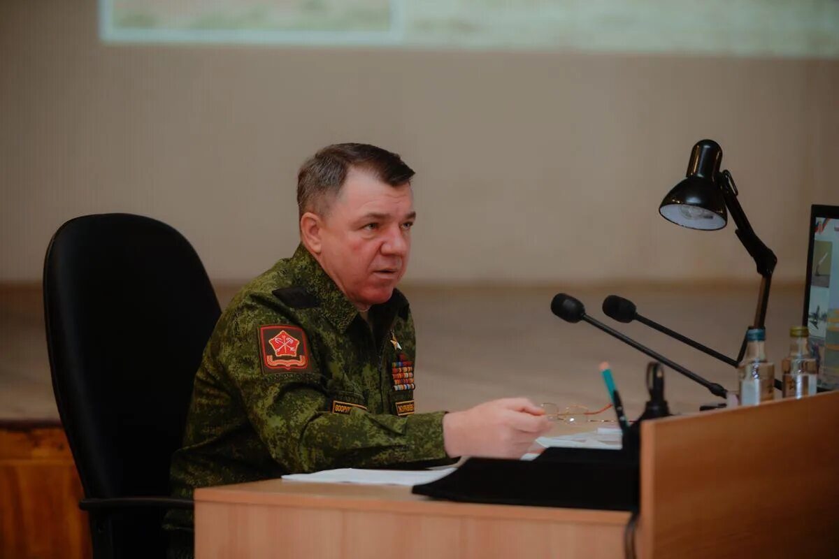 Я командующий города сионсюти. Генерал юво дворников. Журавлев генерал полковник командующий зво. Я командующий города сионсюти. Генерал полковник головко.