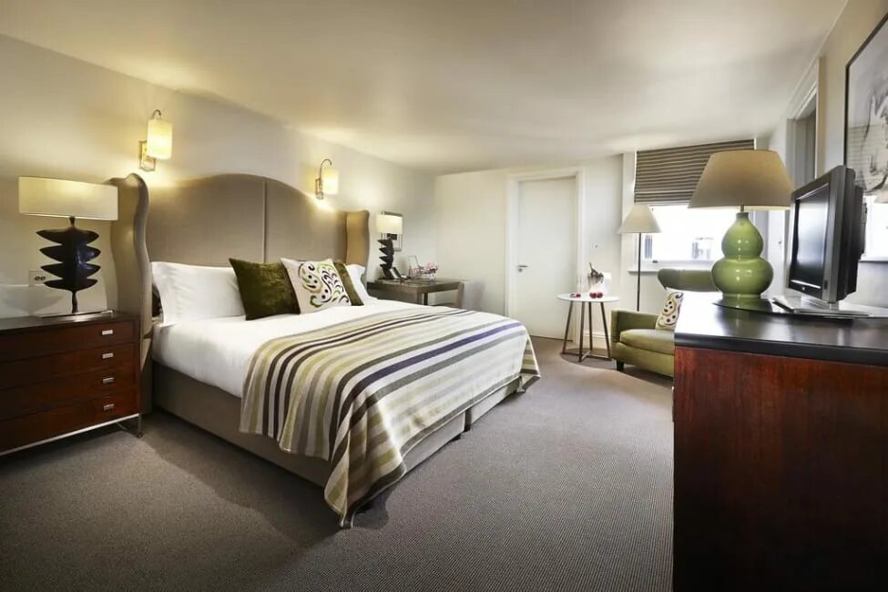 Browns london. Кровати в пятизвездочном отеле. Browns Hotel. Пятизвездочный отель кровать. Brown’s Hotel, Anglia.