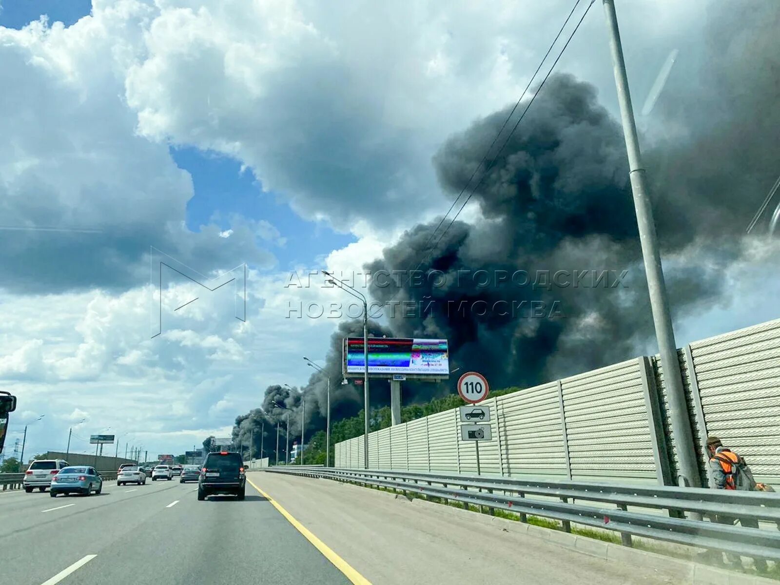 Теракт в красногорске сегодня последние новости. Пожар в Красногорске сейчас 07.05.2022. Пожар в Красногорске сейчас. Пожар в Красногорске вчера. Пожар в Красногорске 2020.