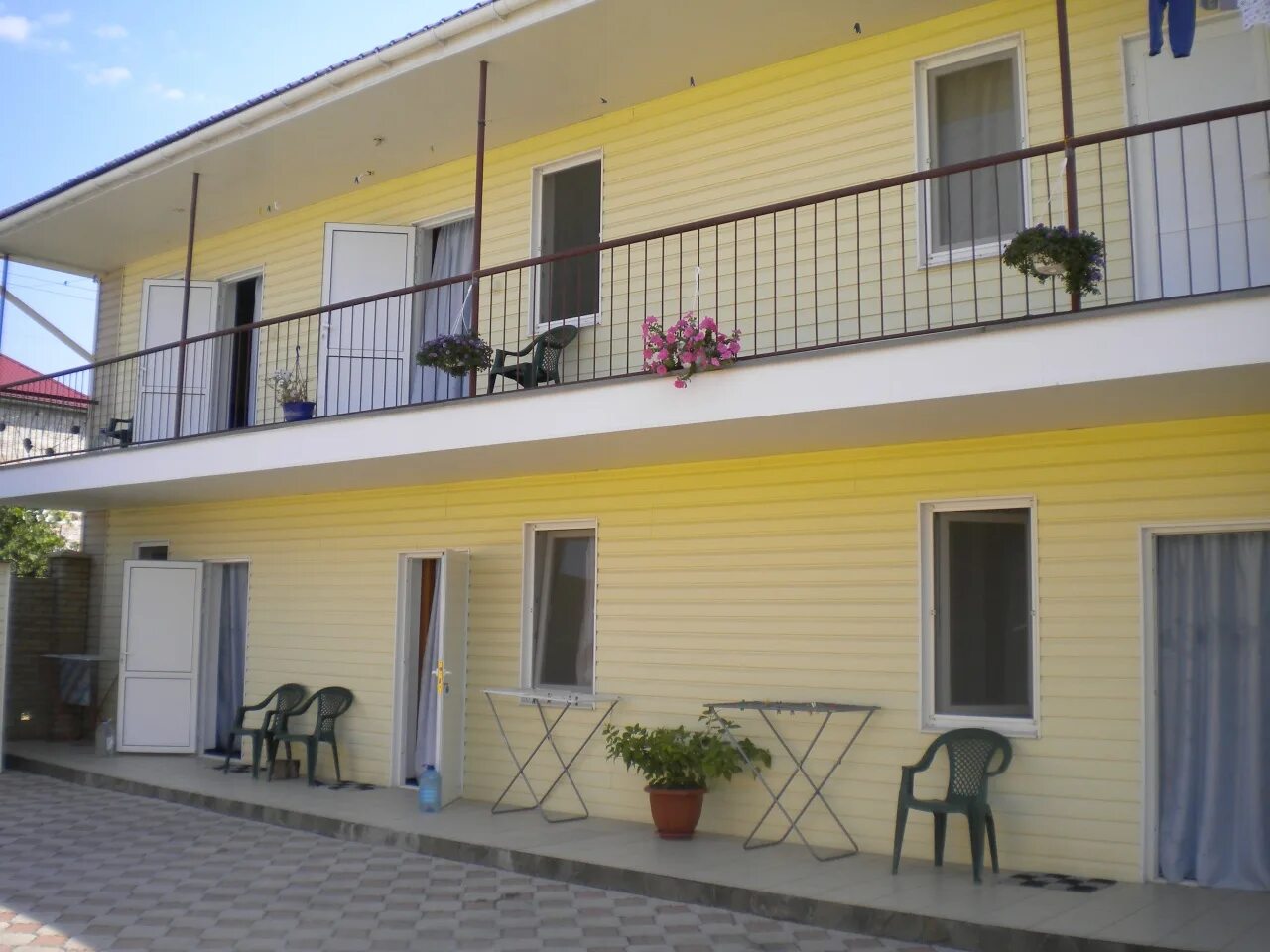 Бердянская коса жемчужина. Бердянск отдых 2024. Пляж на лисках бердянск. Бердянск дом гостиница. Пляж лиски бердянск.