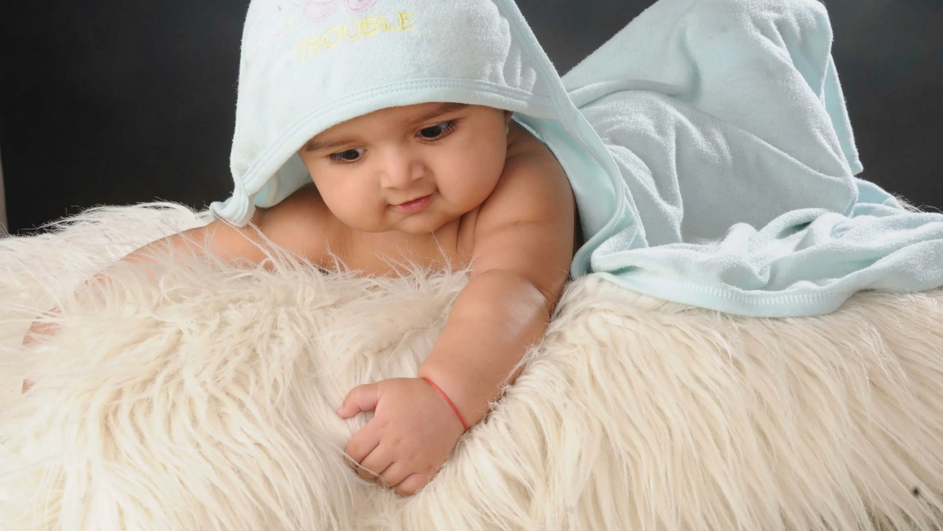 Baby cute певица. Милые дети. Фото бейби. Cute Baby. Девушка в махровом халате.