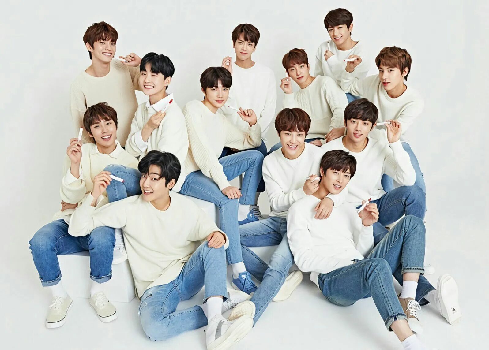 2z kpop. Дримкетчео участницы мейсое. Момоланд группа корейская нэнси. Nuest группа корейская участники. Дримкетчер группа кпоп.