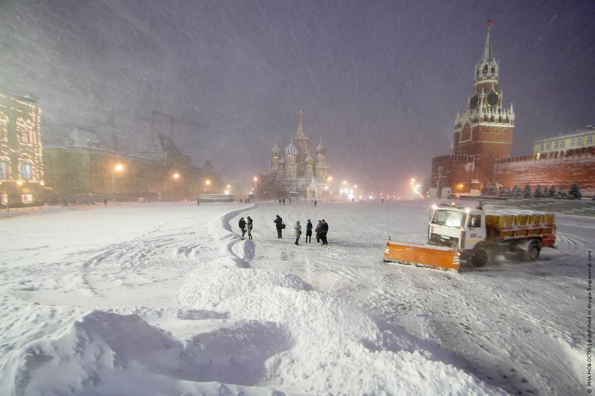 Зимой в городе было 36. Снегопад в Москве. Зима в Москве. Москва зимой. Москва зима снег.