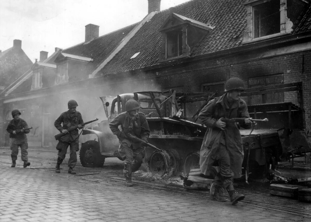 Как выглядит 2 мировая. Операция маркет гарден 1944. вторая мировая берлин 1944.