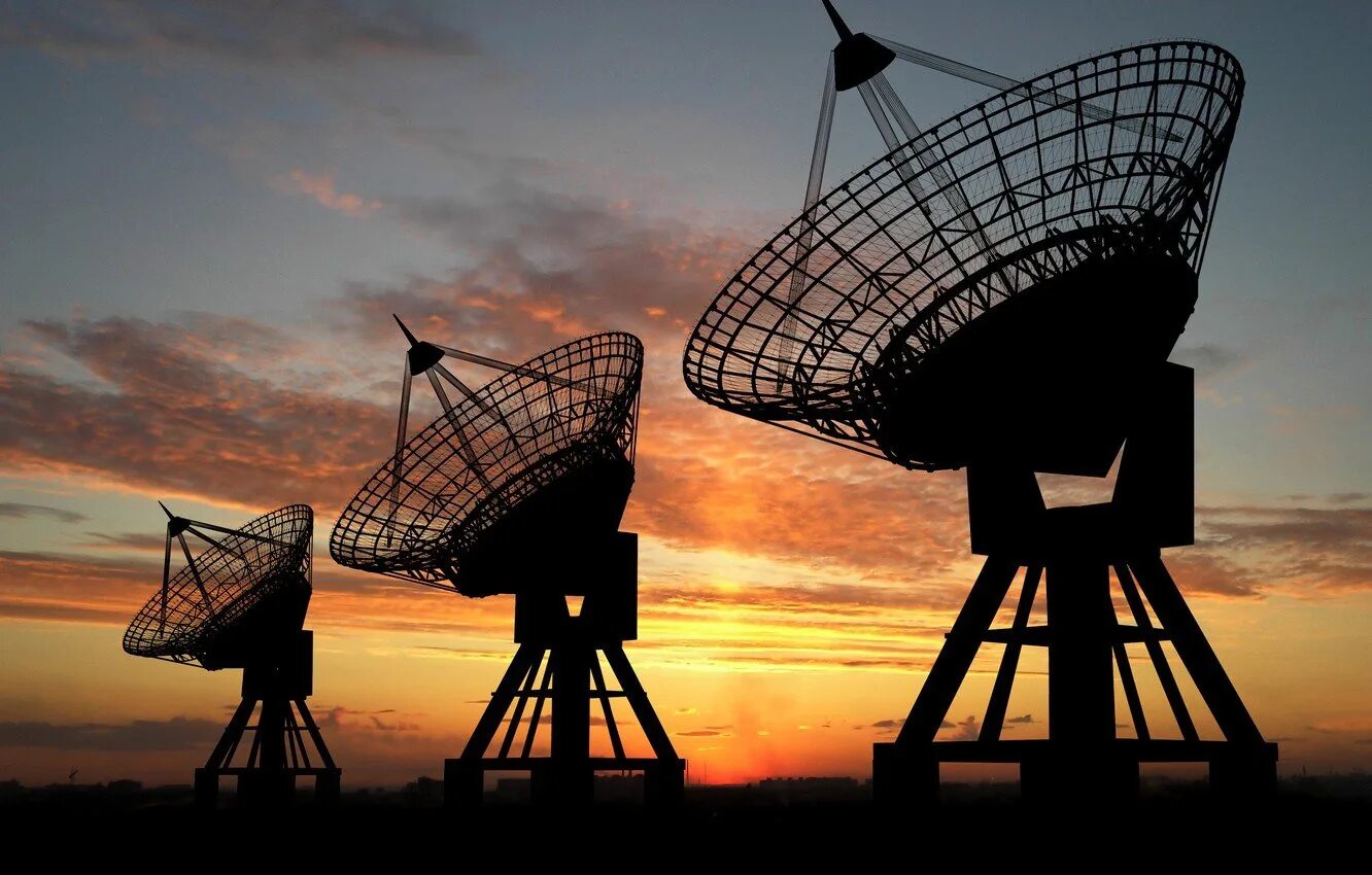 Паломарская обсерватория меридианный радиотелескоп. Радиосвязь. Спутниковая антенна. Спутниковая радиосвязь. Средства электросвязи