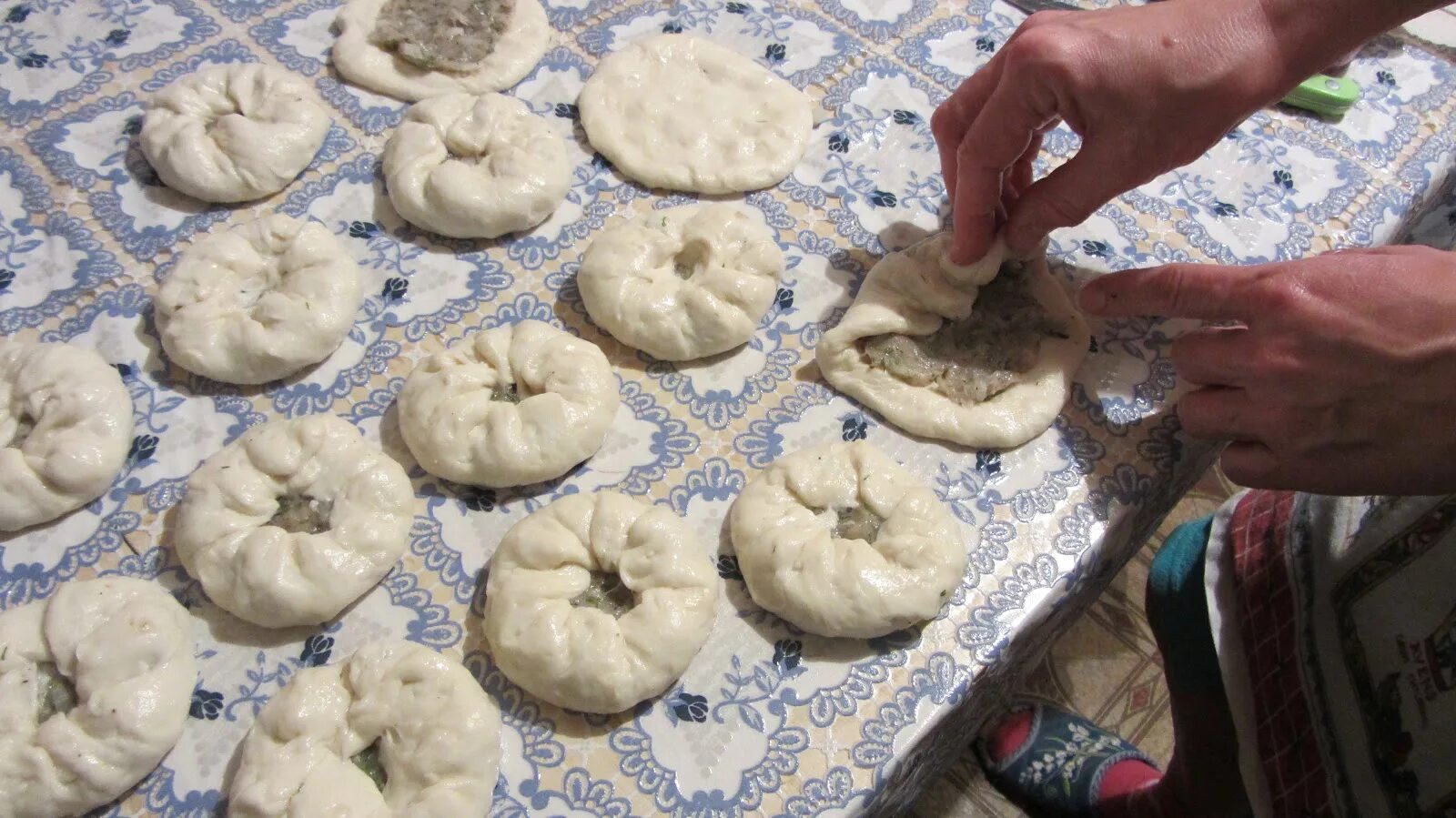 Как заворачивать беляши