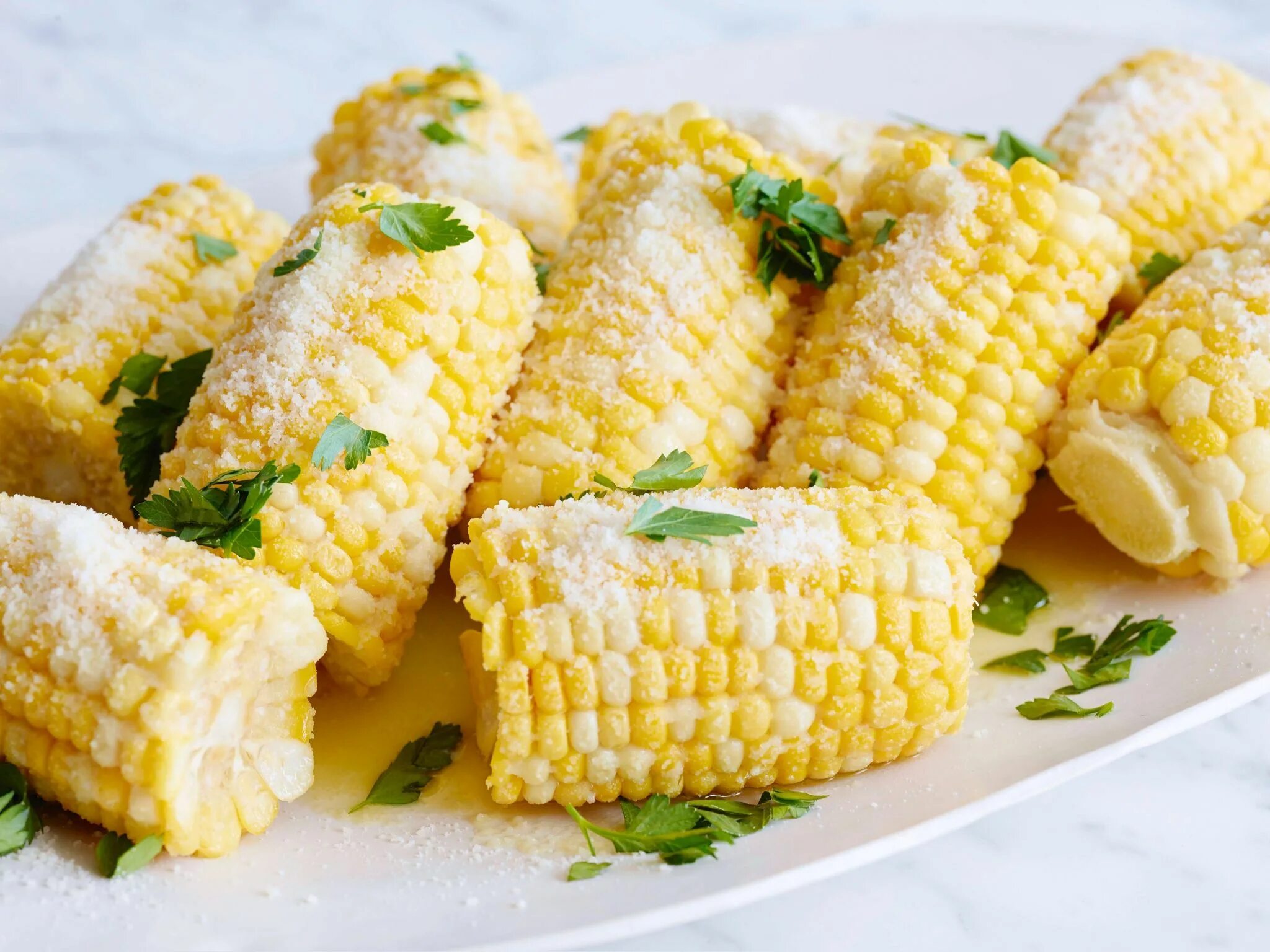 Corn на русском. Вареная кукуруза. Кукуруза в початках варёная кукуруза. Кукуруза отварная в початках. Кукурузный початок.