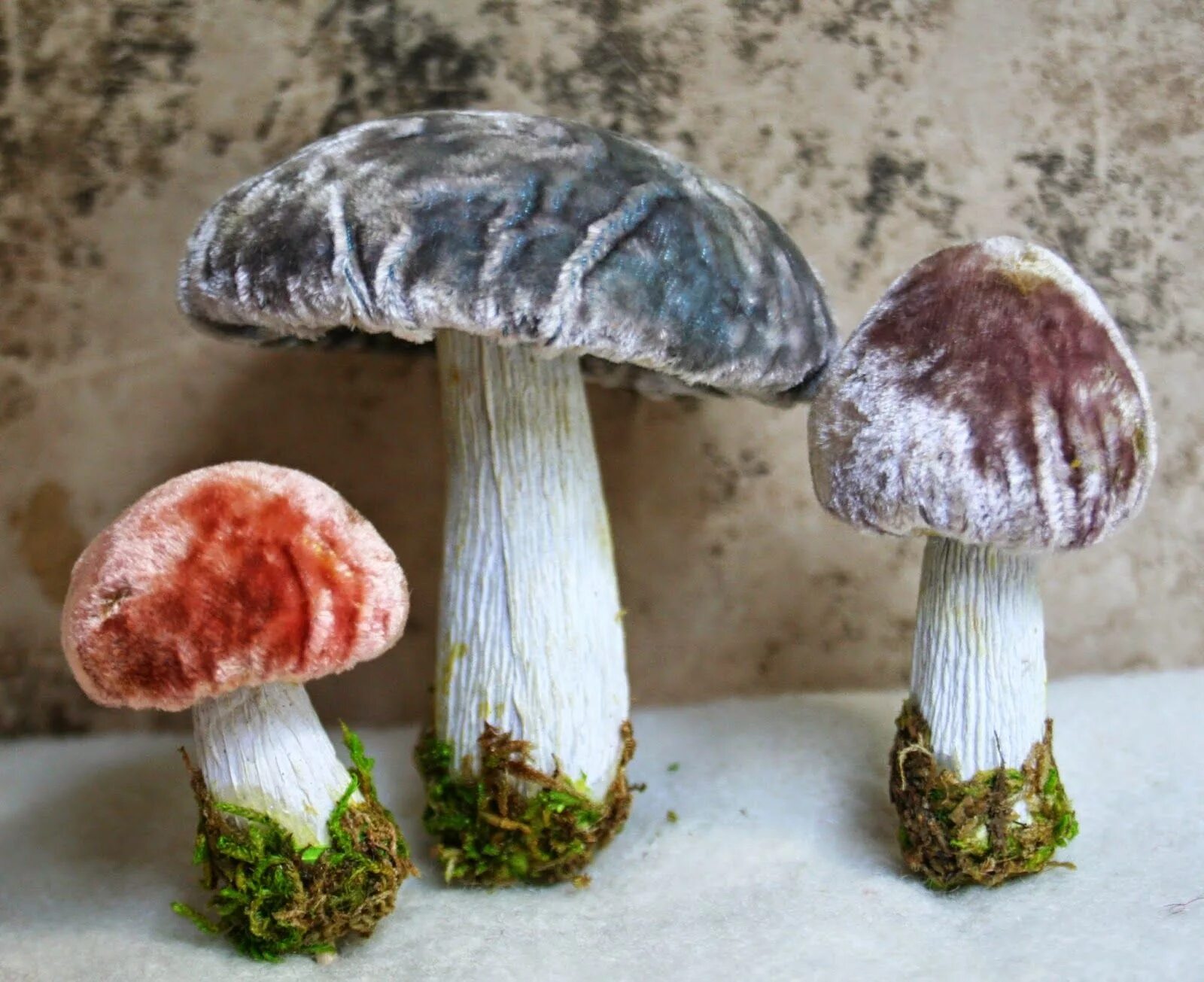 Поделки грибы своими. Боровики грибы папье маше. Как быстро сделать грибы. Грибы из пластиковых бутылок. Как быстро сделать грибы.