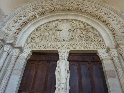 Tympanum латынь