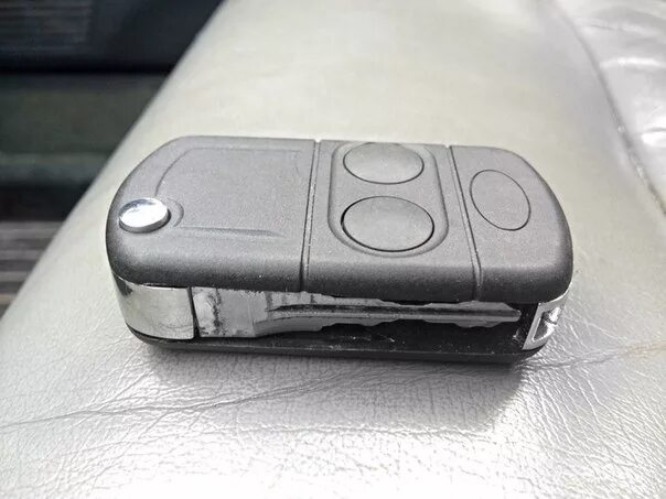 Ключ range rover smartkey. Батарейка в ключ рендж ровер. Замена ключа ровер. Замена ключа ровер. Ключ зажигания рендж ровер.